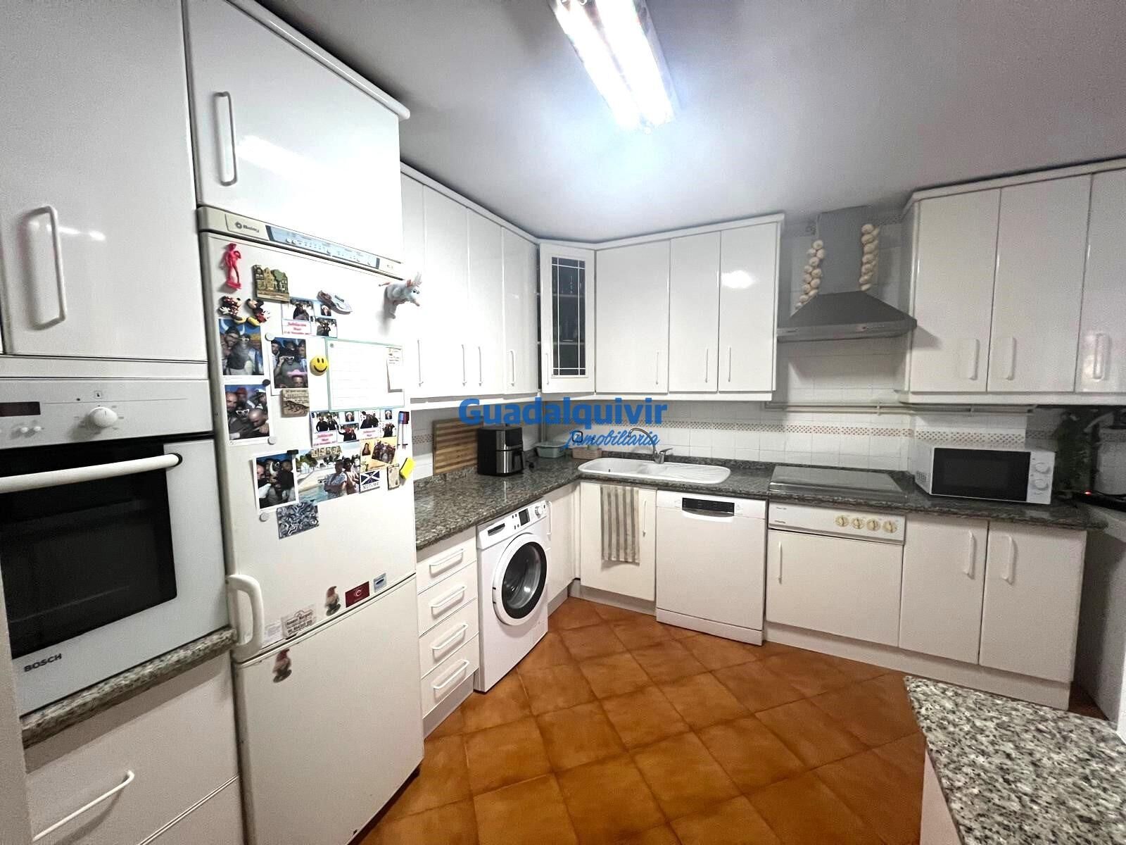 Cocina de Casa adosada en venta en Montequinto con Aire acondicionado, Calefacción y Terraza
