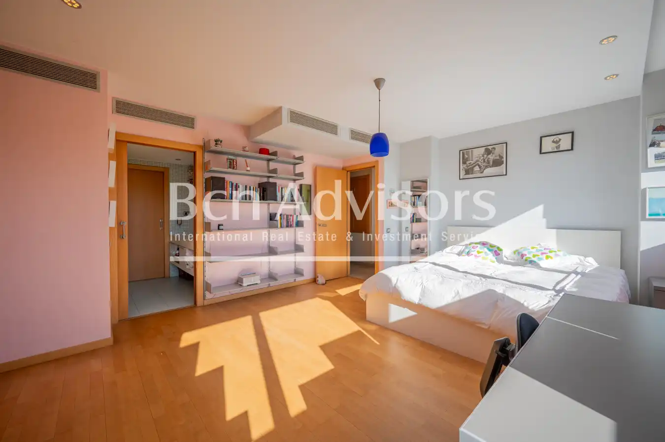 Habitación de Casa o chalet en venta en Barcelona con Aire acondicionado, Calefacción y Jardín privado