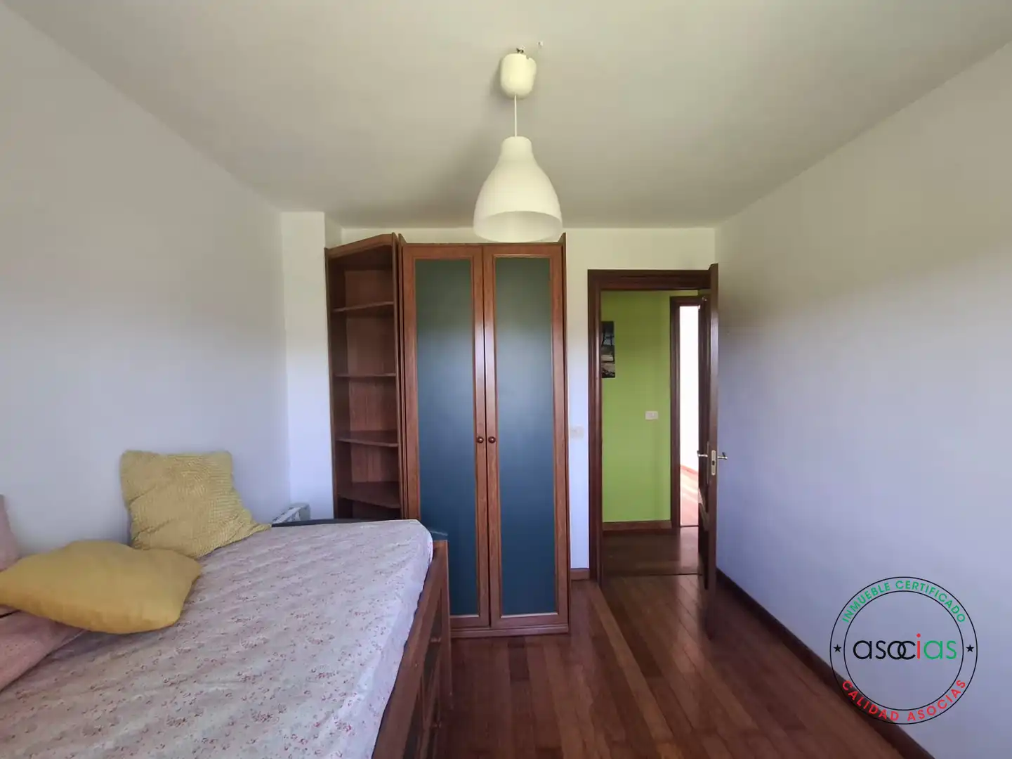 Habitación de Casa adosada en venta en Villaviciosa con Calefacción y Trastero