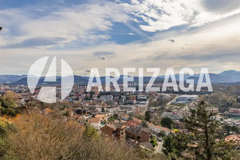 Vista exterior de Piso en venta en Donostia - San Sebastián  con Calefacción, Terraza y Trastero