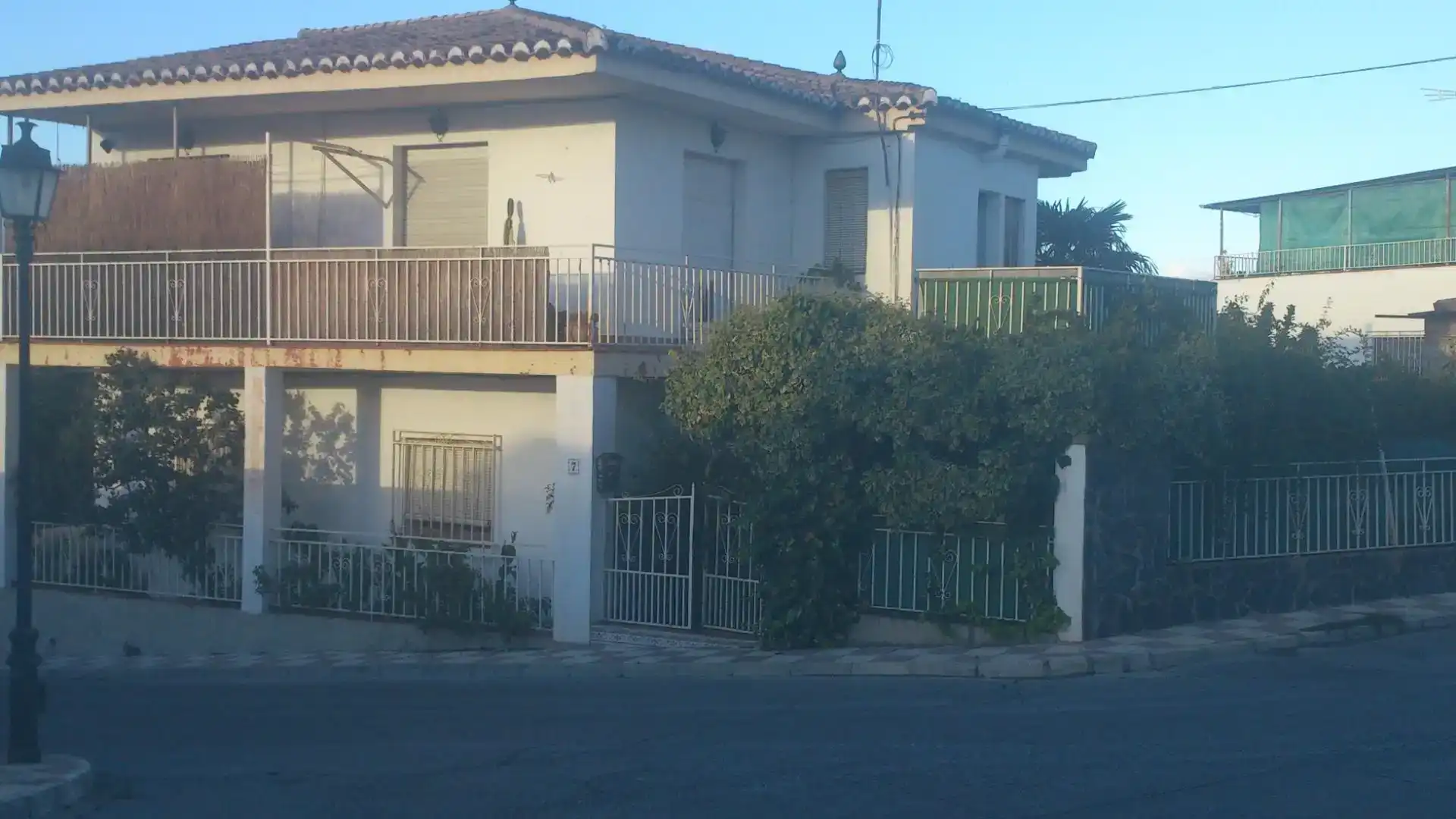 Vista exterior de Casa o xalet en venda en La Zubia Ciudad