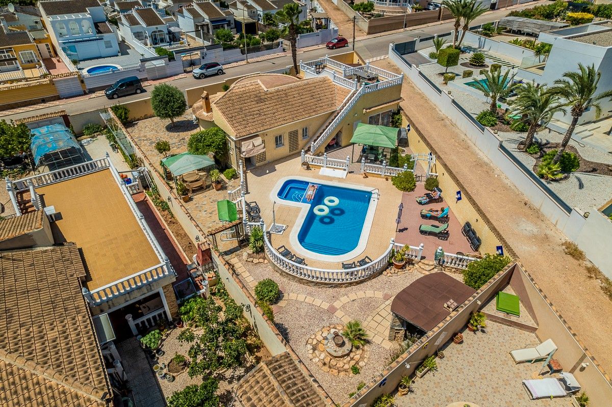 Exterior view of House or chalet for sale in Torrevieja  with Heating, Private garden and Terrace