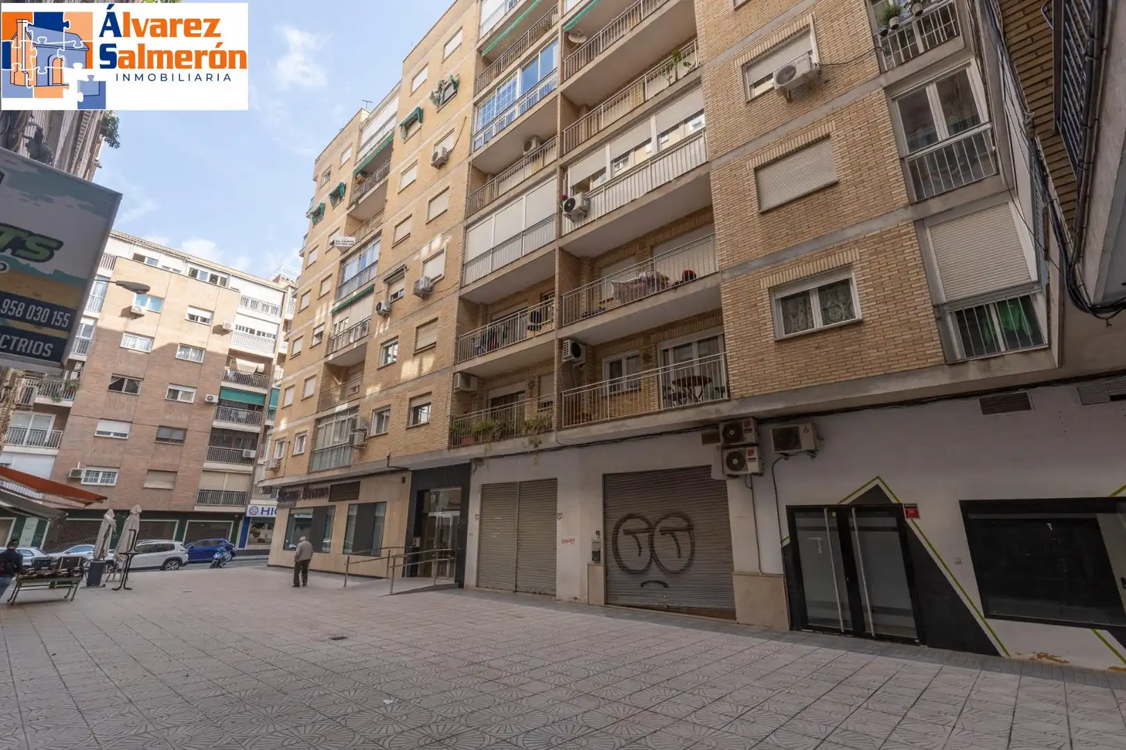 Außenansicht von Wohnung zum Verkauf in Granada mit Terrasse