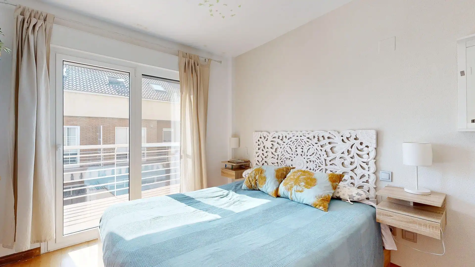 Habitación de Casa adosada en venta en Zaragoza con Calefacción, Jardín privado y Terraza