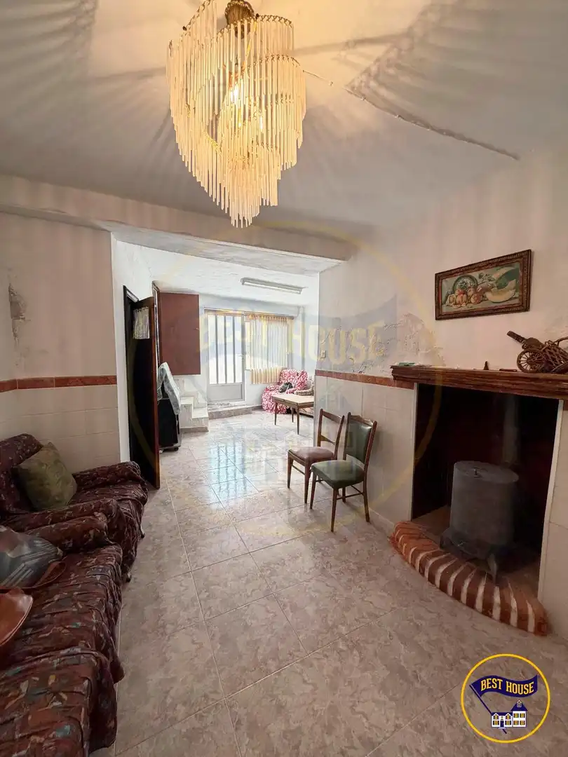 Sala d'estar de Finca rústica en venda en Mira amb Terrassa, Traster i Moblat