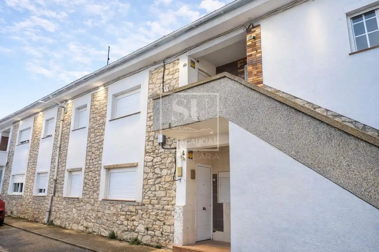 Außenansicht von Wohnung zur Miete in Baiona mit Klimaanlage, Heizung und Möbliert