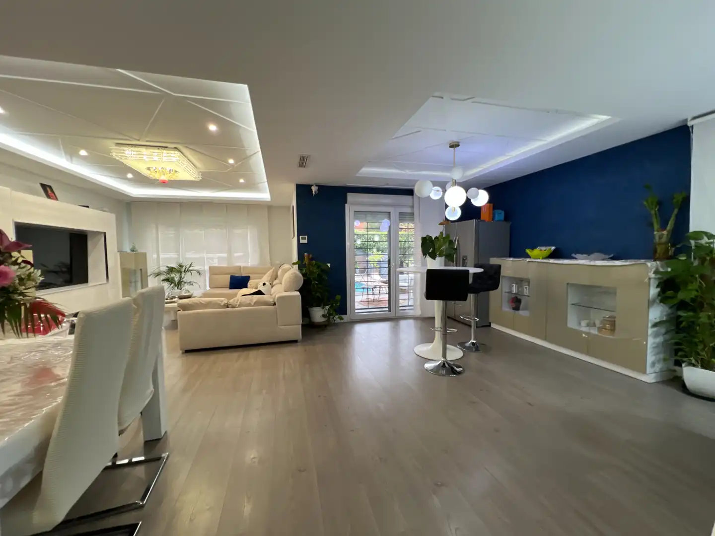 Sala d'estar de Casa o xalet en venda en Rivas-Vaciamadrid amb Aire condicionat, Calefacció i Jardí privat