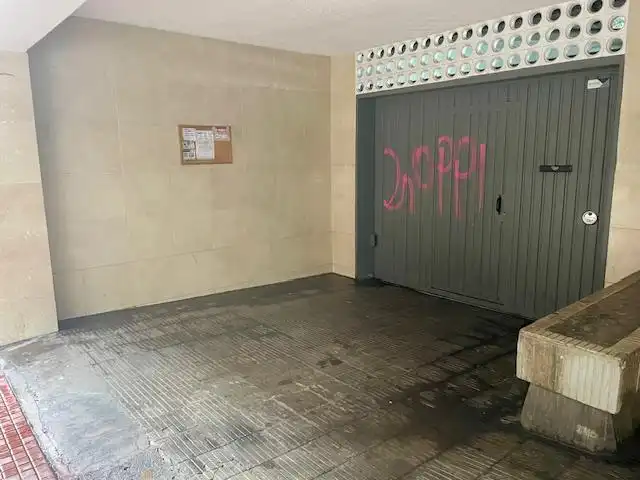 Garaje en venta en Esplugues de Llobregat