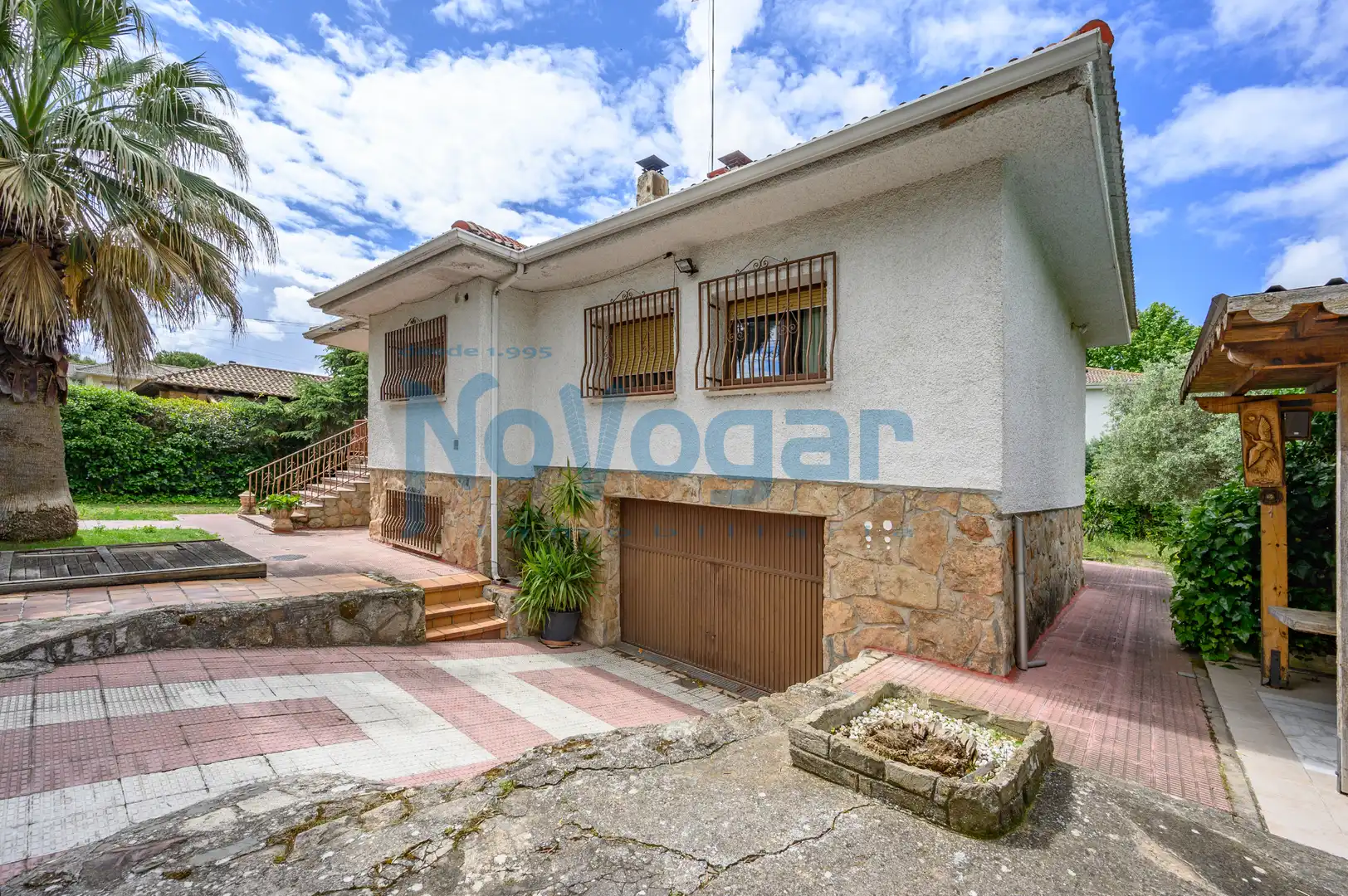 Vista exterior de Casa o chalet en venta en Villaviciosa de Odón con Aire acondicionado, Calefacción y Jardín privado