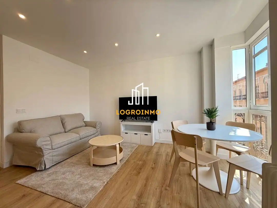 Sala de estar de Piso de alquiler en  Logroño con Calefacción y Balcón