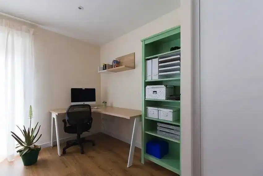 Flat for rent in Valencia  with Air Conditioner and Balcony
