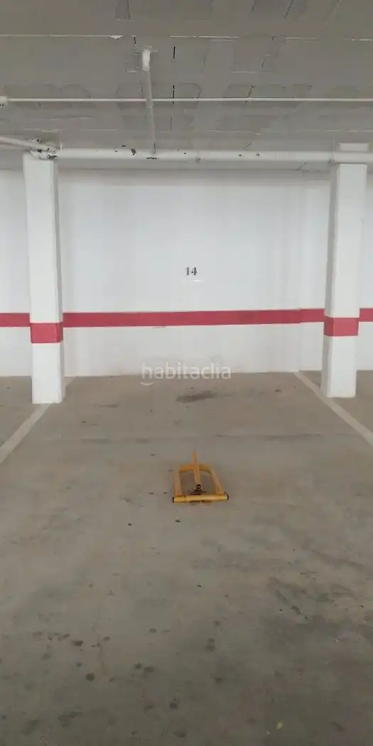 Individual to rent in Carrer del Mati 1