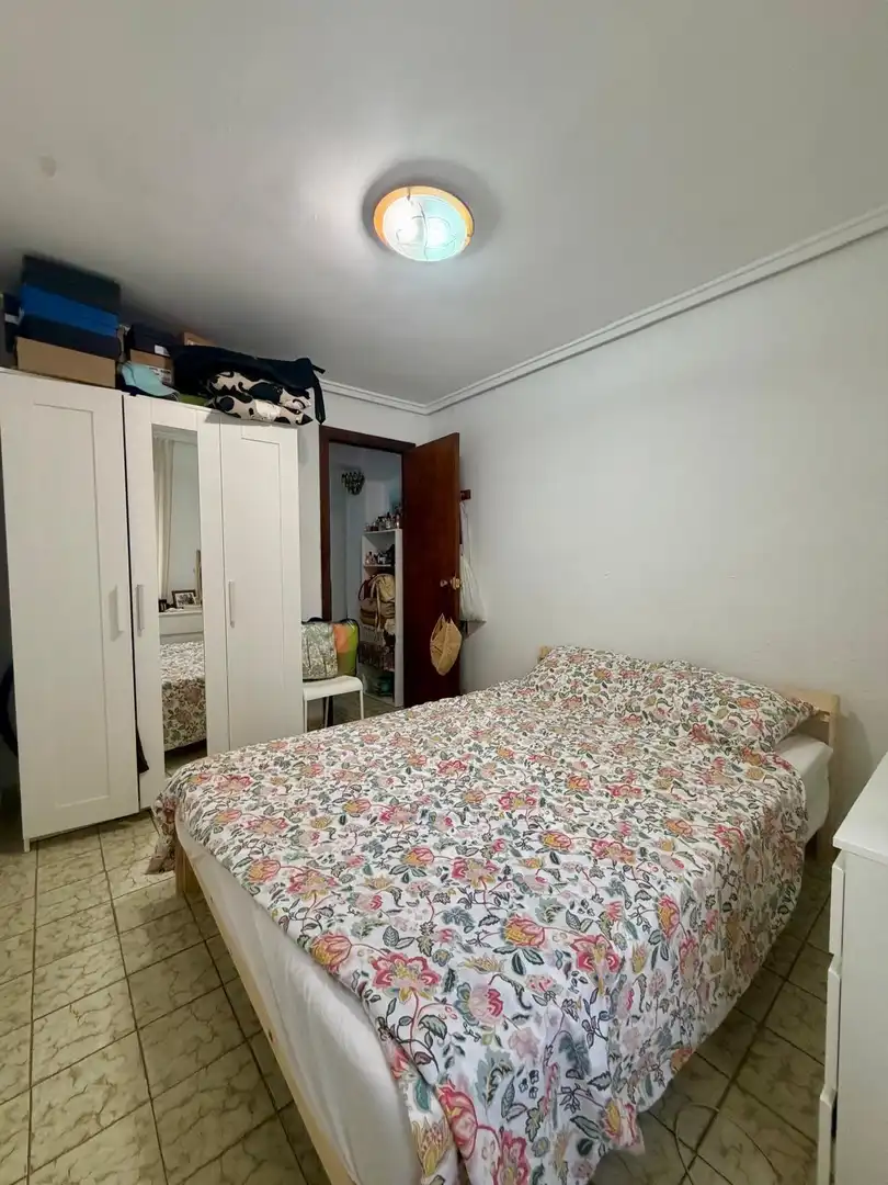 Bedroom of Flat for sale in Valencia  with Air Conditioner, Heating and Balcony