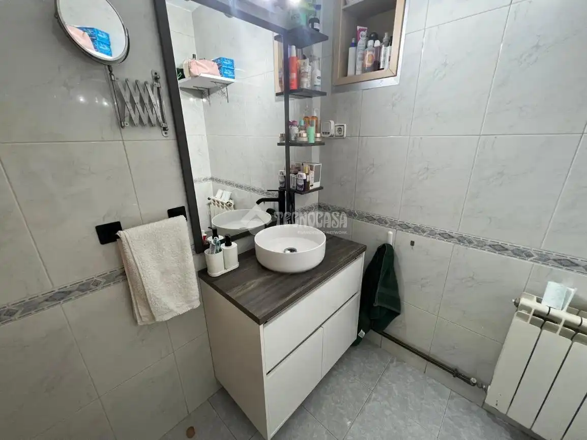 Badezimmer von Wohnung zum Verkauf in Móstoles mit Klimaanlage, Heizung und Parkett