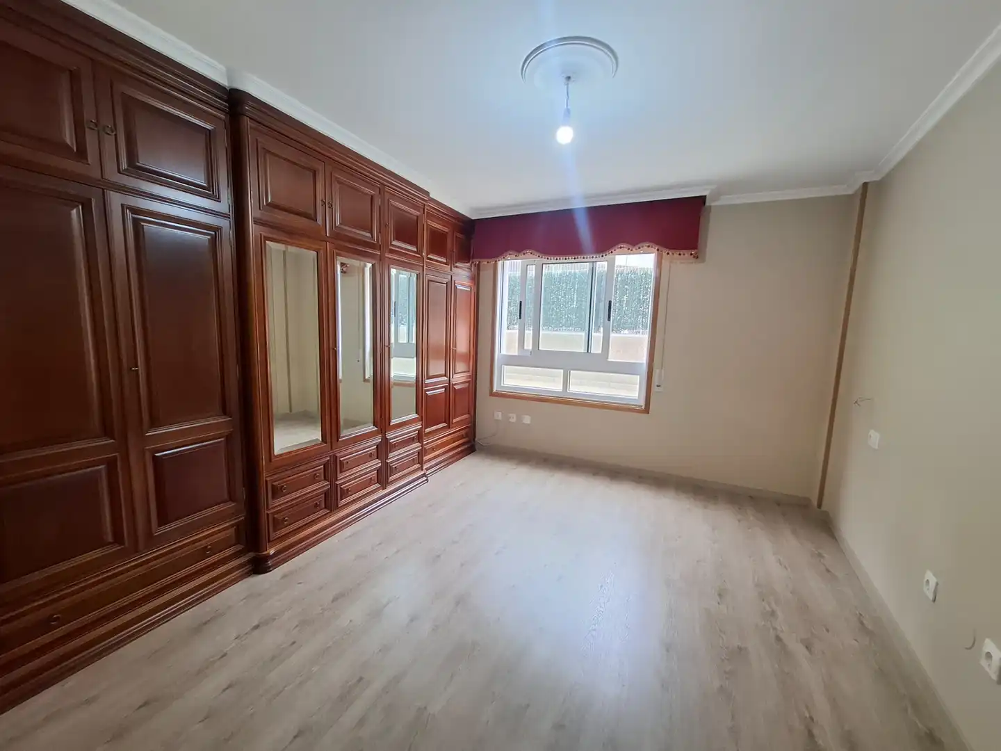 Schlafzimmer von Wohnung zum Verkauf in Viveiro mit Terrasse, Abstellraum und Balkon