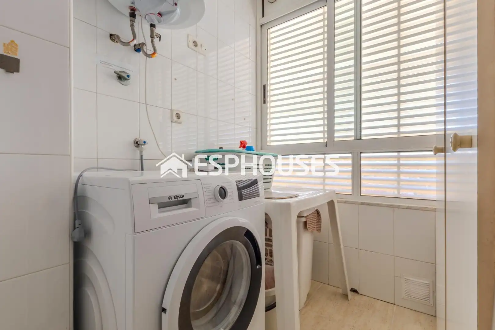 Bathroom of Attic for sale in Guardamar del Segura  with Air Conditioner, Terrace and Storage room