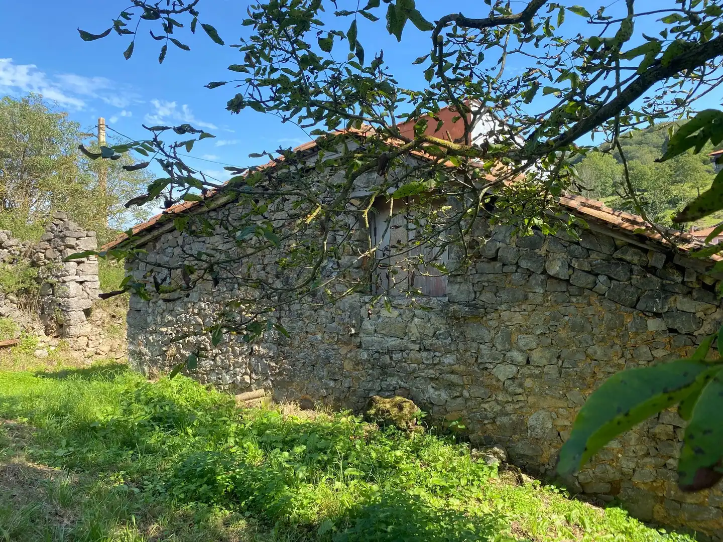Casa con jardín en venta en Parres, imagen 2