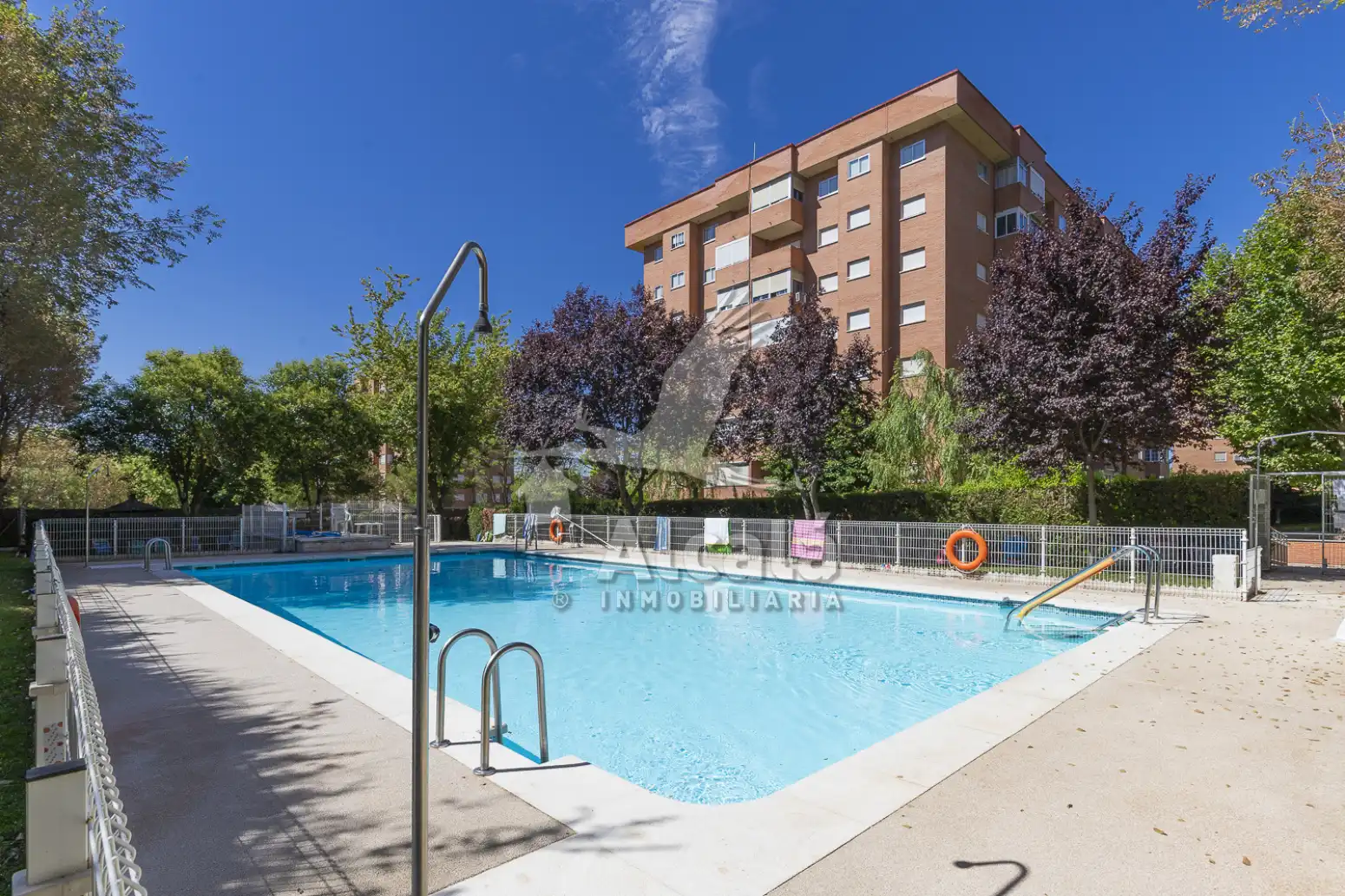 Piscina de Piso en venta en Madrid con Calefacción, Jardín privado y Piscina