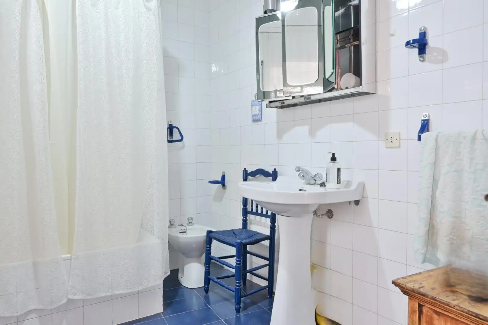 Bathroom of Houses for sale in Fuentes de León, Badajoz