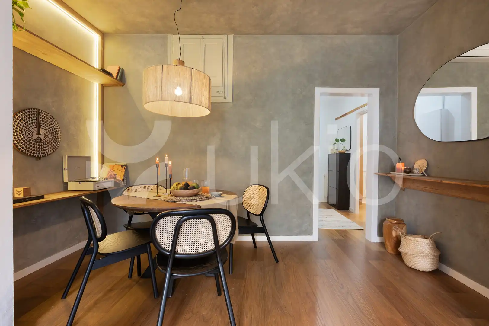 Menjador de Apartament de lloguer en Barcelona amb Aire condicionat, Calefacció i Moblat