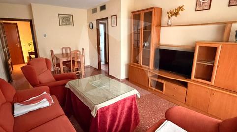 Foto 2 de Piso de alquiler en Calle Arrayanes Los, Ciudad Jardín, Badajoz Capital