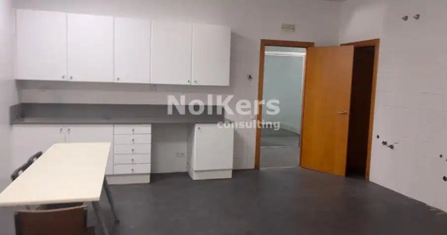 Local comercial en alquiler en Almeda - El Corte Inglés, imagen 6