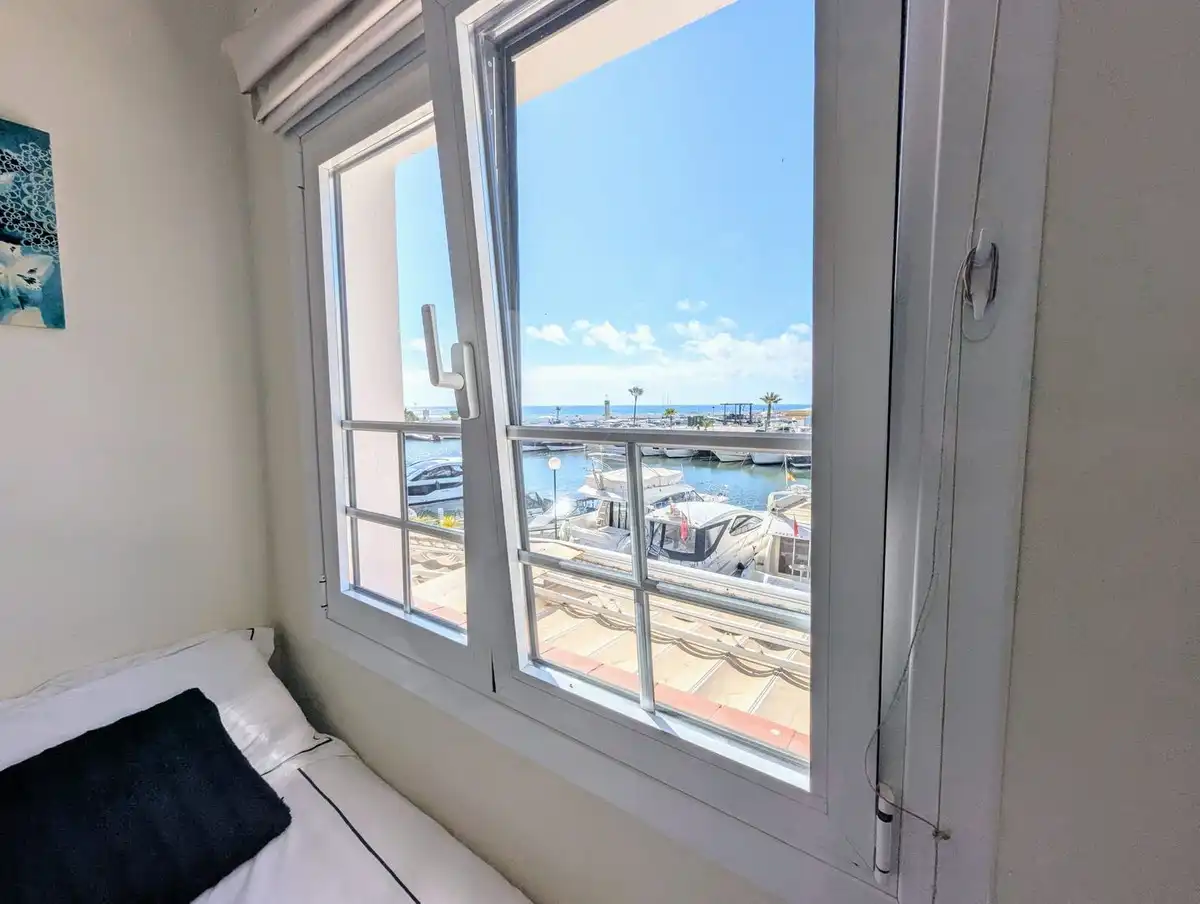 Terraza de Ático en venta en Marbella con Aire acondicionado, Amueblado y Piscina comunitaria