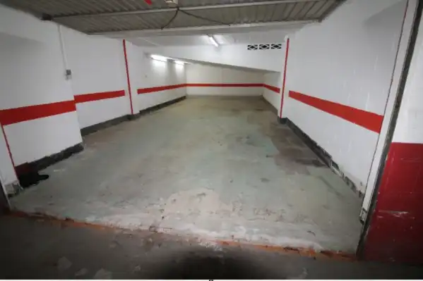 Parkplatz von Garage zum Verkauf in Santander