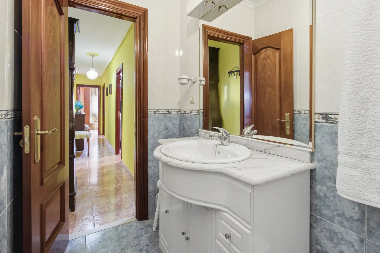 Bathroom of Flat for sale in Castrillón  with Terrace and Furnished