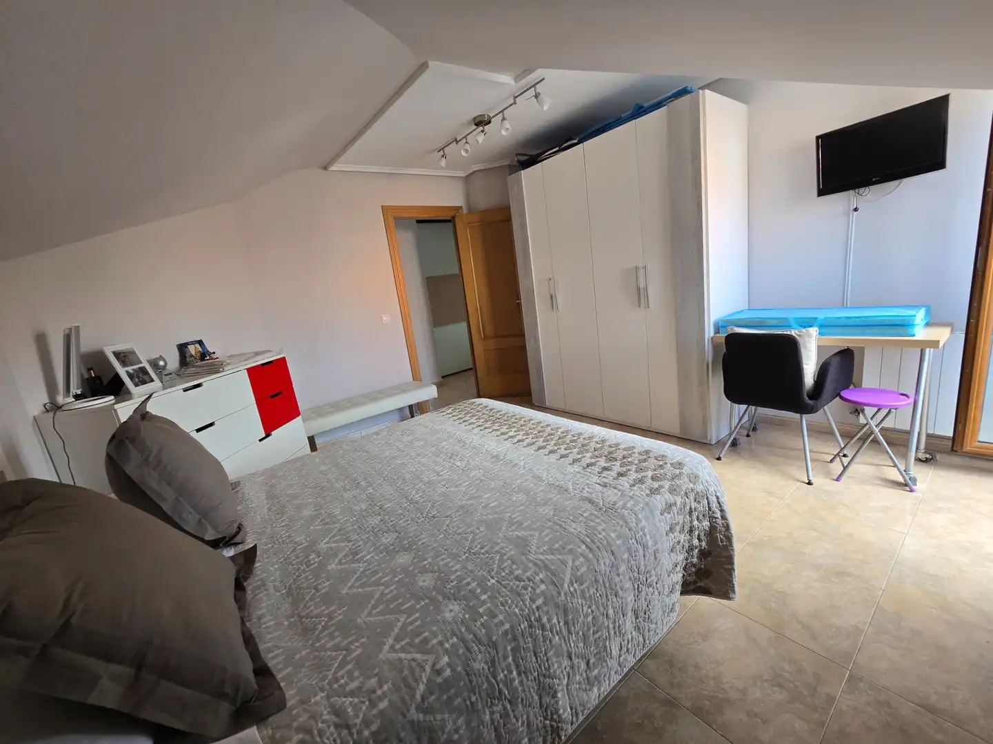 Habitación de Ático en venta en Bareyo con Calefacción, Terraza y Amueblado