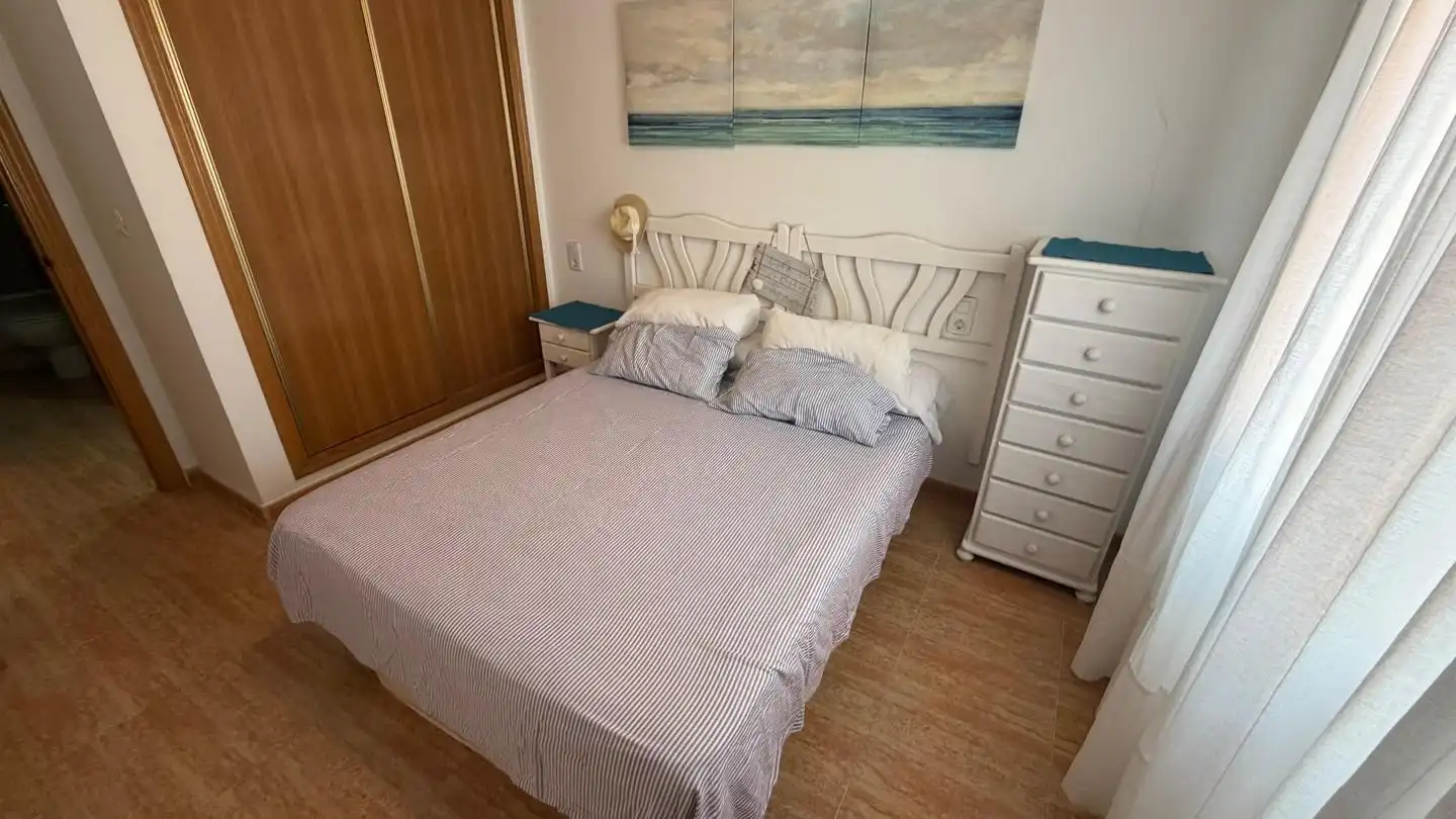 Habitación de Apartamento en venta en La Manga del Mar Menor con Aire acondicionado, Terraza y Piscina