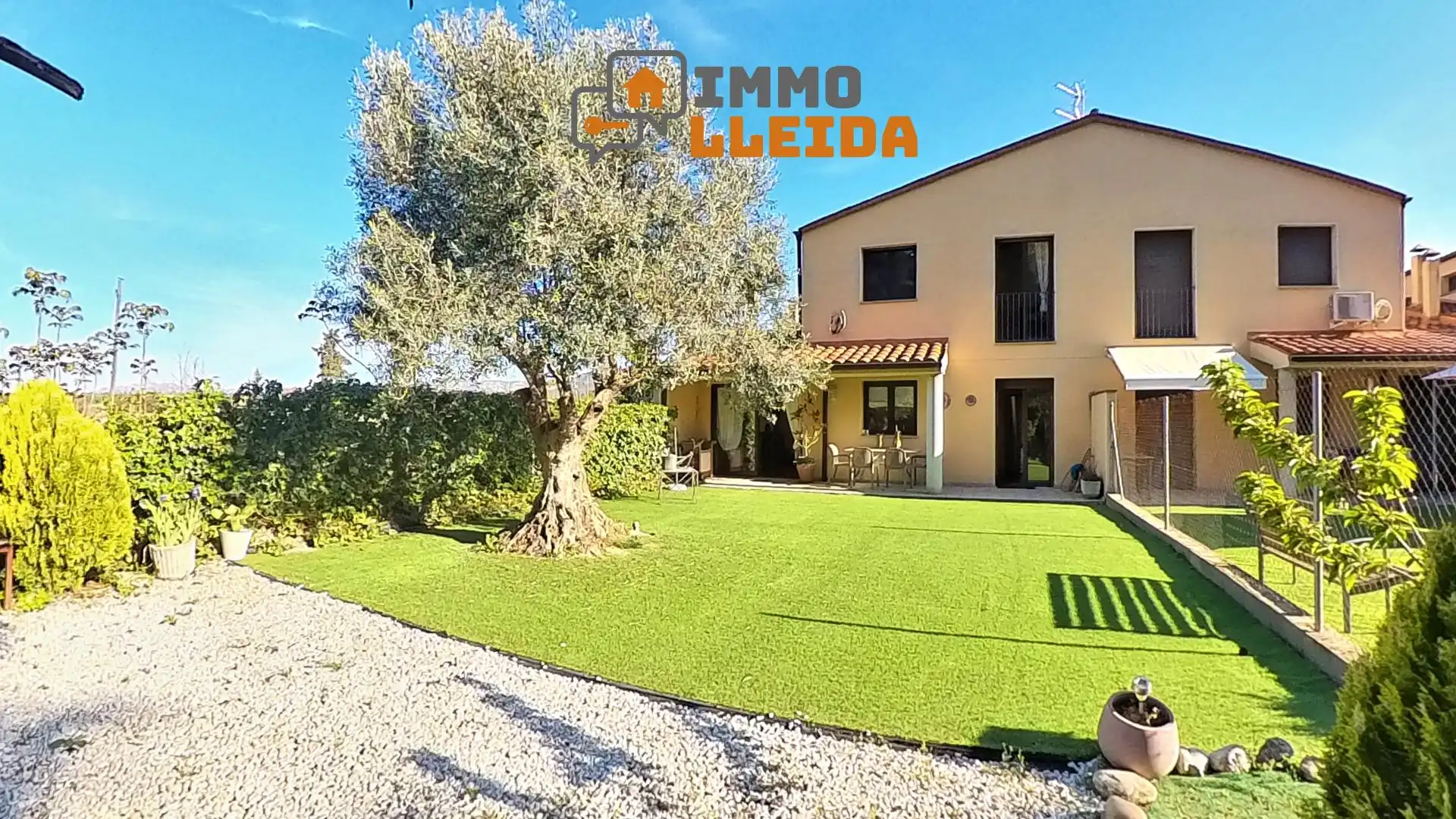 Vista exterior de Casa adosada en venta en Cubells con Calefacción, Jardín privado y Terraza