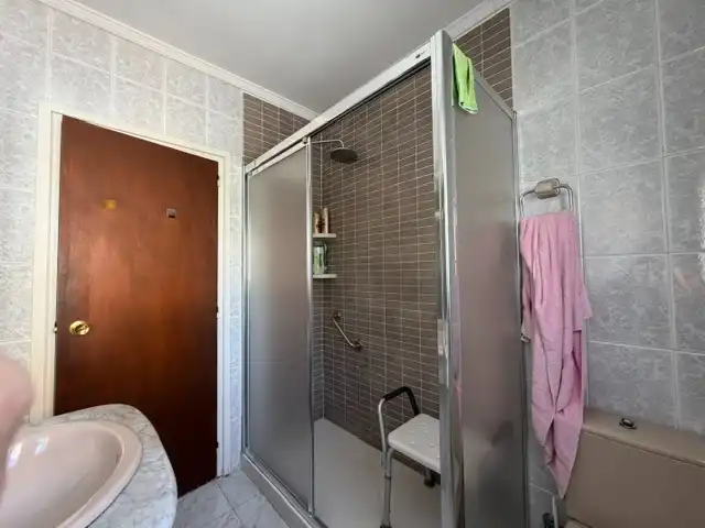 Baño de Casa adosada en venta en Premià de Mar con Aire acondicionado, Calefacción y Jardín privado