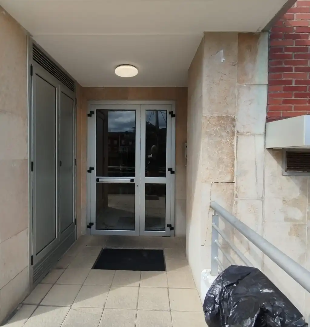 Piso en venta en Avilés con Calefacción, Parquet y Trastero