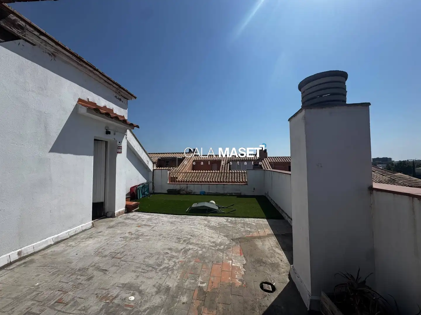 Terraza de Ático en venta en Castell d'Aro, Platja d'Aro i s'Agaró con Calefacción, Terraza y Amueblado