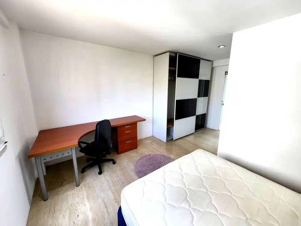 Habitación de Piso de alquiler en Vigo  con Amueblado, Horno y Lavadora
