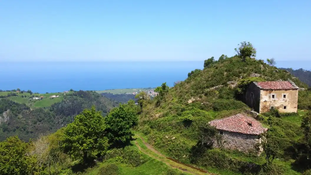 Wohnbaugrundstück zum Verkauf in Cudillero, imagen 2