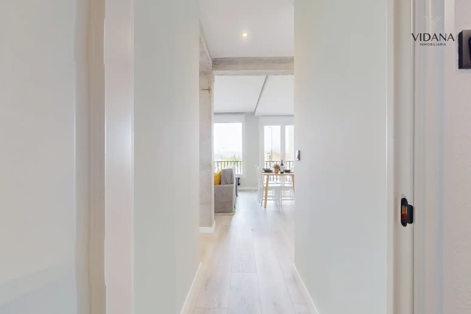 Piso en venta en  Pamplona / Iruña con Calefacción, Parquet y Terraza