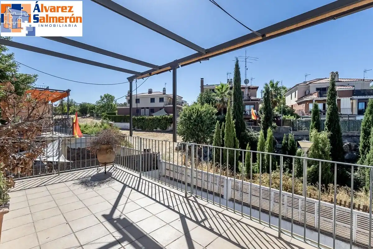 Terraza de Casa o chalet en venta en Albolote con Aire acondicionado, Calefacción y Jardín privado