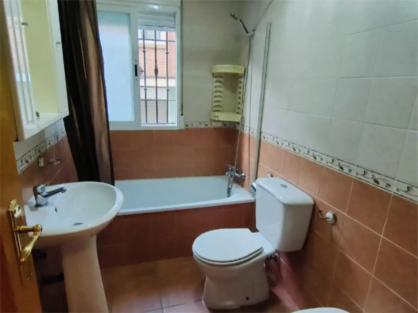 Badezimmer von Wohnung zum Verkauf in Armilla