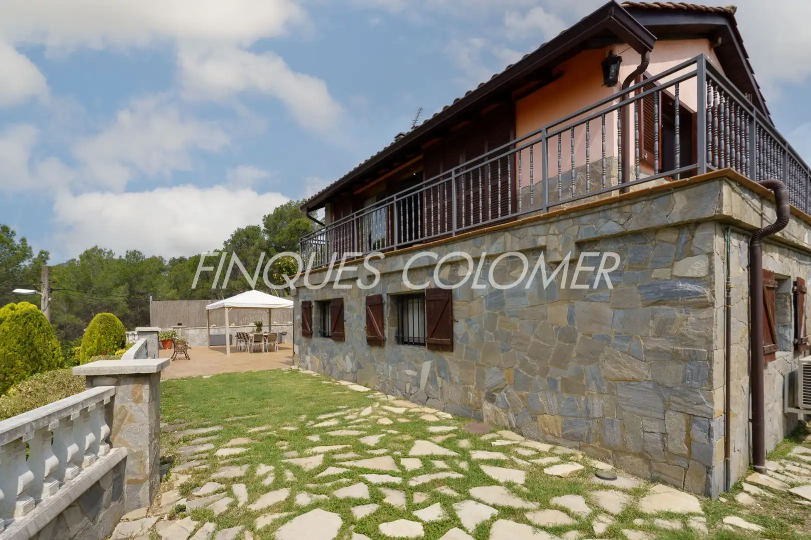 Exterior view of Houses for sale in Rubí  with Air Conditioner, Private garden and Parquet flooring