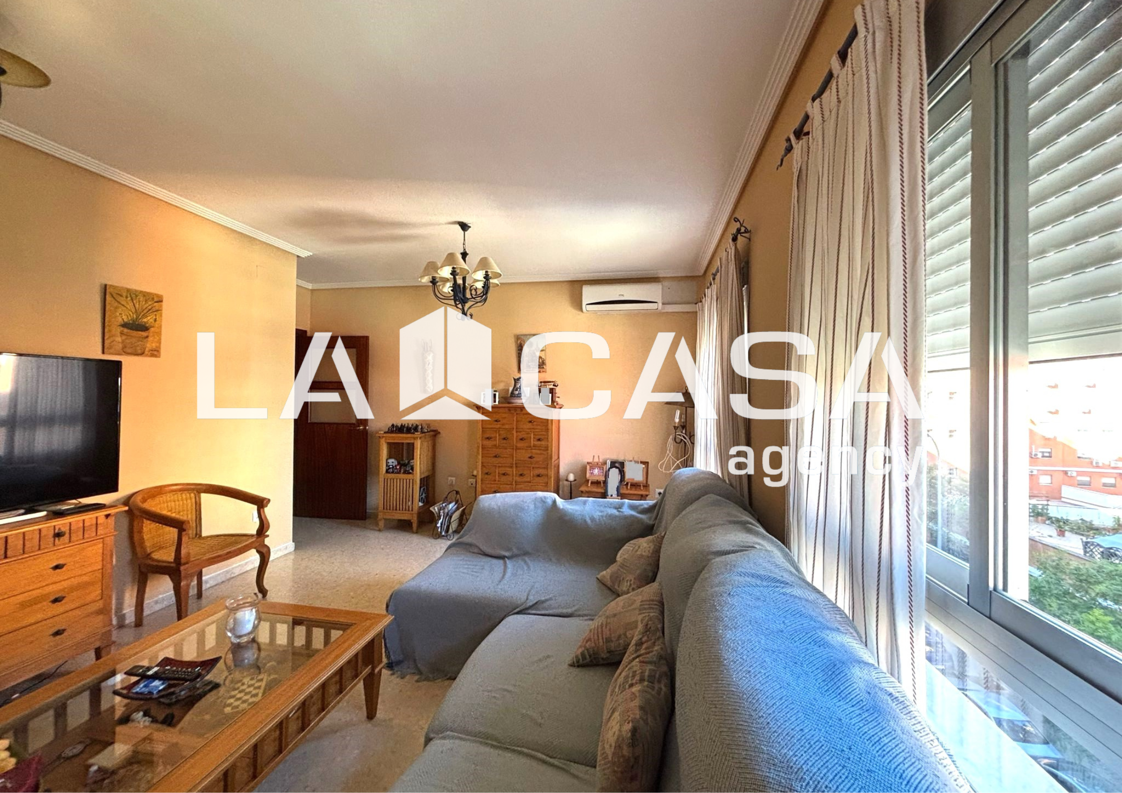 Flat for sale in  Sevilla Capital  with Swimming Pool