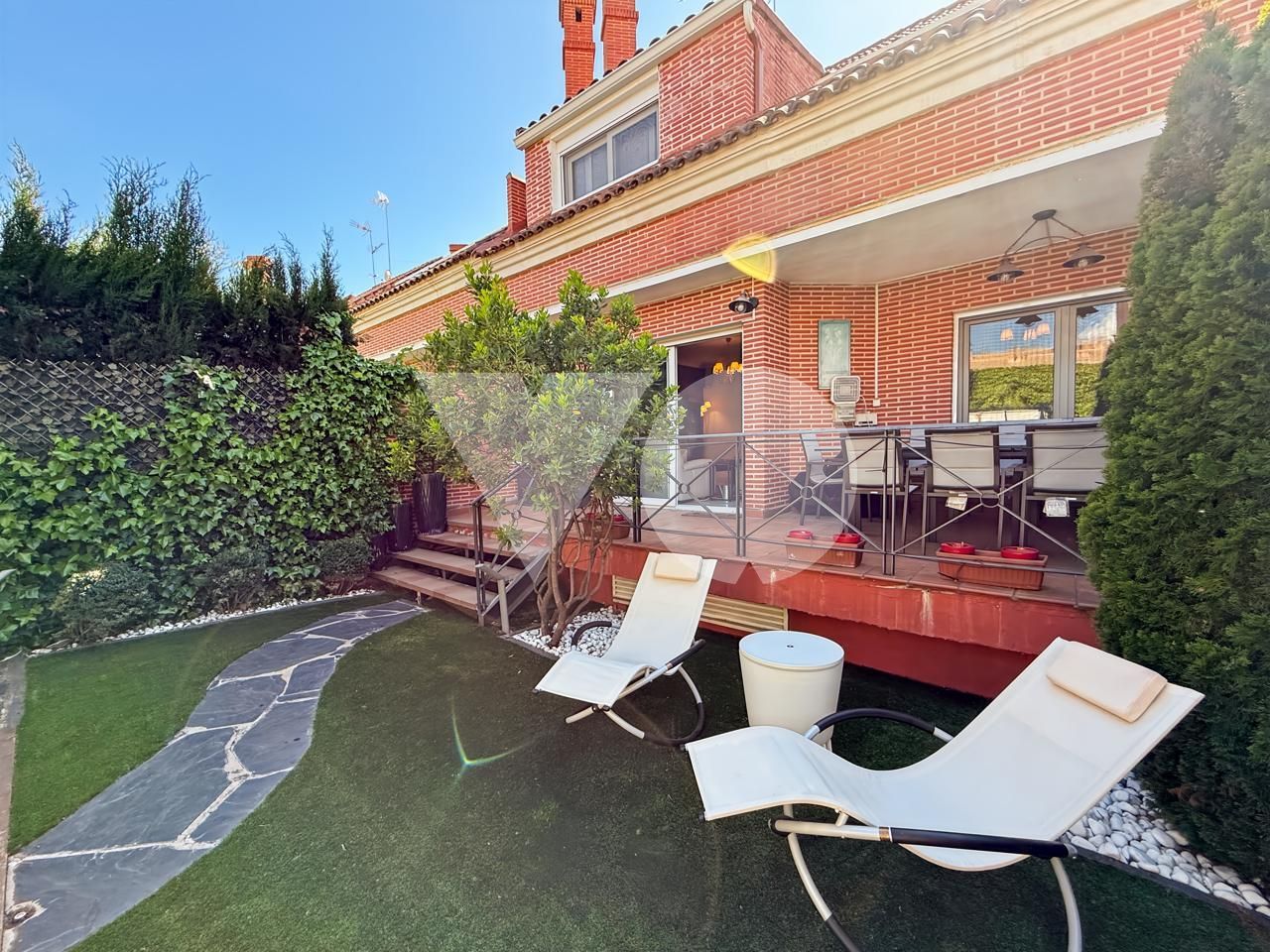 Terrassa de Casa adosada en venda en Boadilla del Monte amb Aire condicionat, Calefacció i Jardí privat