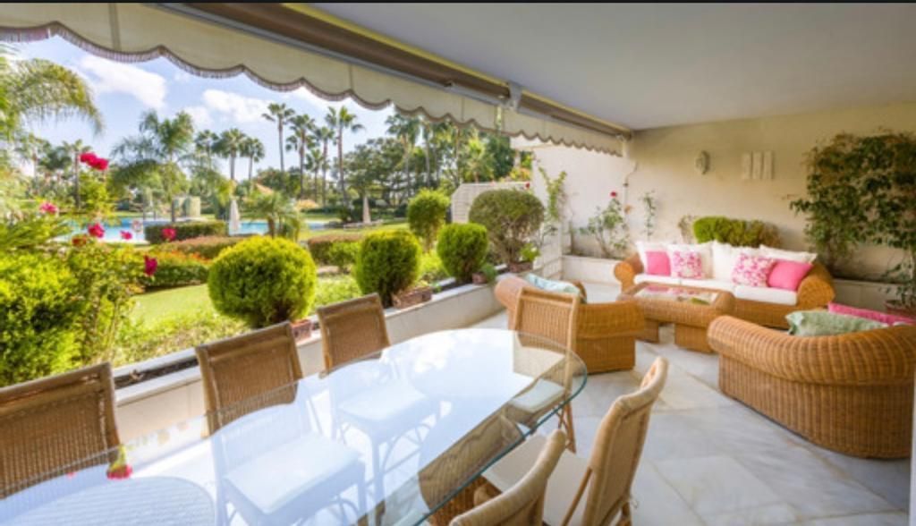 Terrassa de Apartament de lloguer en Marbella amb Aire condicionat, Terrassa i Jacuzzi