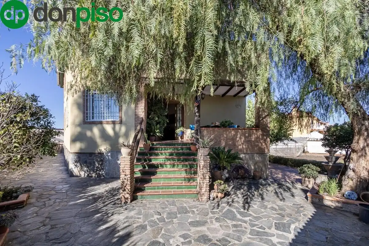 Detached house with pool for sale in Calle del Arache, imagen 3