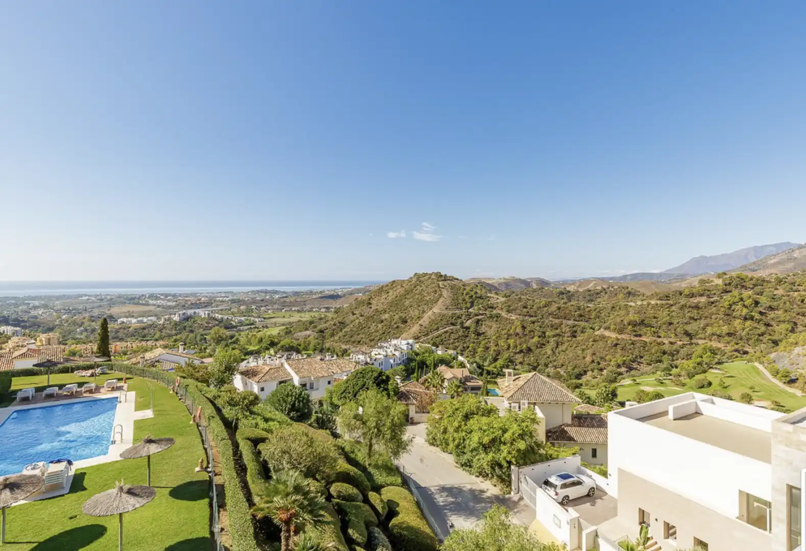 Vista exterior de Ático en venta en Benahavís con Aire acondicionado, Terraza y Trastero