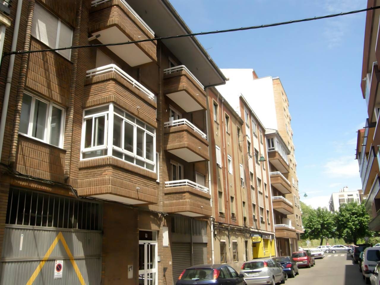 Exterior view of Flat for sale in León Capital   with Heating, Parquet flooring and Terrace