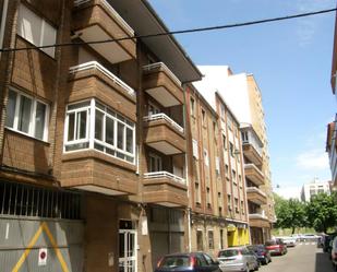 Exterior view of Flat for sale in León Capital   with Heating, Parquet flooring and Terrace