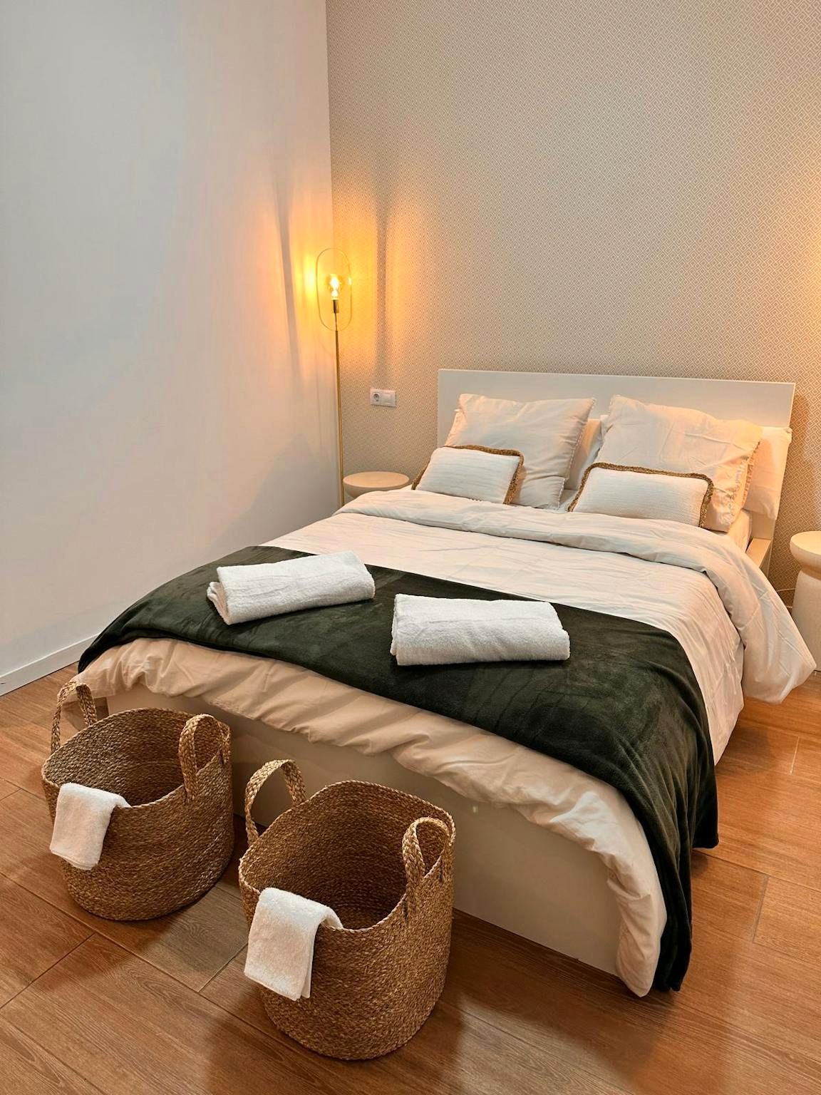 Bedroom of Flat to rent in  Valencia Capital  with Furnished, Washing machine and TV