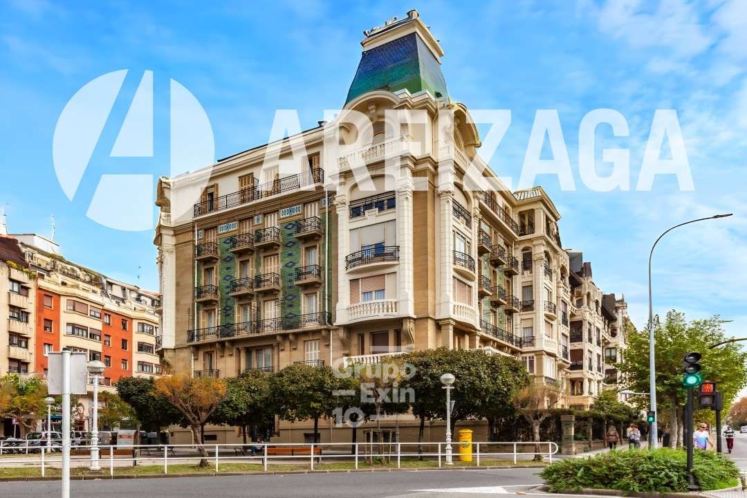 Exterior view of Flat for sale in Donostia - San Sebastián   with Heating, Storage room and Balcony